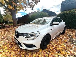 Weiß Gebraucht 2018 Renault Mégane IV Life Limousine | 11.000 €