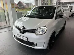Weiß Gebraucht 2023 Renault Twingo Urban Night Kleinwagen | 16.990 € (Teuer)
