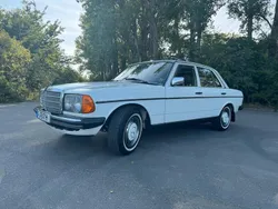 Weiß Gebraucht 1982 Mercedes 240 Limousine | 12.600 €