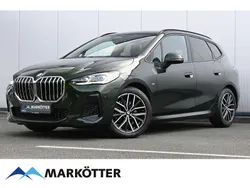 Gruen Gebraucht 2022 BMW 220 Active Tourer M Sport Van / Kleinbus | 29.450 € (Fairer Preis)