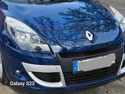 Blau Gebraucht 2010 Renault Scénic III Expression Van / Kleinbus | 2.199 € (Fairer Preis)