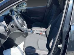 Deep crystal blue metallic Gebraucht 2024 Mazda 2 Center-Line Limousine | 19.950 € (Fairer Preis)