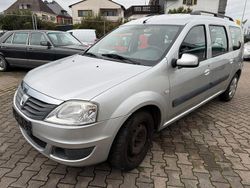 Silber Gebraucht 2009 Dacia Logan MCV Lauréate Kombi | 1.999 € (Guter Preis)