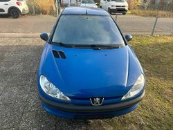Blau Gebraucht 2004 Peugeot 206 Kleinwagen | 550 €