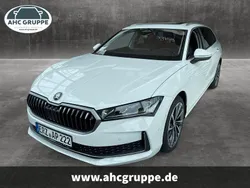 Purity weiss Gebraucht 2024 Skoda Superb LAURIN & KLEMENT Kombi | 41.450 €