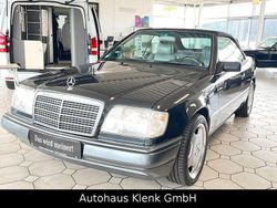 Schwarz Gebraucht 1993 Mercedes E320 Sportline Cabrio | 27.000 €