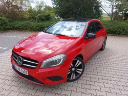 Rot Gebraucht 2015 Mercedes A180 Edition Limousine | 12.400 € (Fairer Preis)