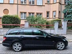 Schwarz Gebraucht 2009 Mercedes 220 Kombi | 8.000 €