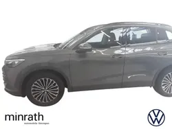 Grün Gebraucht 2024 VW Tiguan Life SUV | 35.799 € (Fairer Preis)