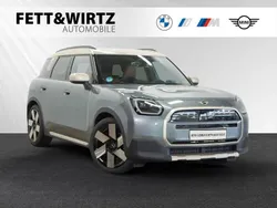 Smokey green Gebraucht 2024 Mini Countryman SUV | 43.500 €