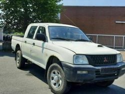 Weiß Gebraucht 2002 Mitsubishi L200 Abholung | 5.399 € (Fairer Preis)