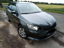 Grau Gebraucht 2016 Skoda Fabia Limousine | 9.900 € (Fairer Preis)