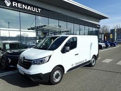 Weiß (arktisweiß (weiß)) Gebraucht 2024 Renault Trafic Komfort Van | 31.590 € (Etwas zu teuer)