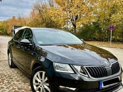 Schwarz Gebraucht 2019 Skoda Octavia Soleil Limousine | 16.900 € (Fairer Preis)