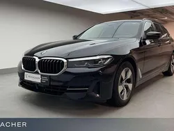 Schwarz ii Gebraucht 2022 BMW 520 Sport Line Kombi | 35.299 € (Fairer Preis)