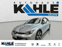 Oyster silver metallic Neu 2025 VW Golf VIII Style Kombi | 39.830 € (Etwas zu teuer)