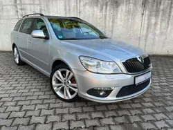 Grau Gebraucht 2010 Skoda Octavia RS Kombi | 5.690 € (Superpreis)