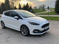 Weiß Gebraucht 2018 Ford Fiesta ST Kleinwagen | 14.390 € (Fairer Preis)