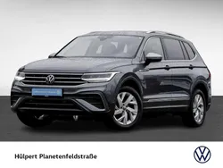 Grau Gebraucht 2024 VW Tiguan Allspace Life SUV | 32.662 € (Superpreis)