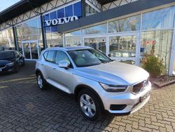 Bright silver Gebraucht 2018 Volvo XC40 Momentum SUV | 24.900 € (Guter Preis)