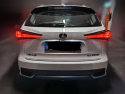 Weiß Gebraucht 2020 Lexus NX300h SUV | 29.900 € (Fairer Preis)
