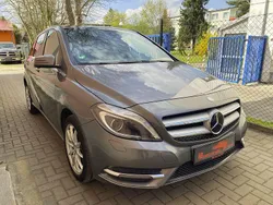 Grau Gebraucht 2014 Mercedes B180 Van / Kleinbus | 12.490 € (Fairer Preis)
