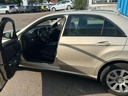 Gold Gebraucht 2010 Mercedes E250 Limousine | 5.600 € (Guter Preis)