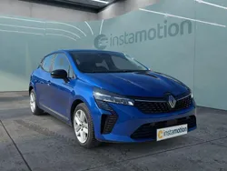 Blau Gebraucht 2024 Renault Clio V SE Kleinwagen | 19.149 € (Etwas zu teuer)