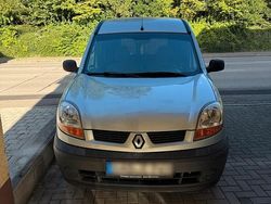 Silber Gebraucht 2004 Renault Kangoo Kleinwagen | 1.600 € (Etwas zu teuer)