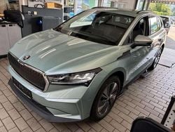 Arctic silber metallic Gebraucht 2023 Skoda Enyaq iV Loft SUV | 20.700 € (Superpreis)