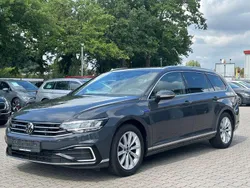 Grau Gebraucht 2021 VW Passat GTE Kombi | 18.980 € (Fairer Preis)