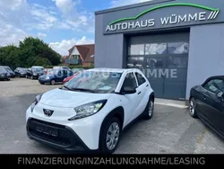Weiß Gebraucht 2022 Toyota Aygo Basis Kleinwagen | 12.450 € (Guter Preis)