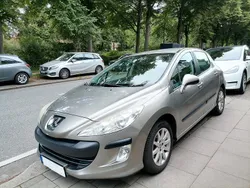 Grau Gebraucht 2010 Peugeot 308 Tendance Limousine | 3.400 € (Fairer Preis)