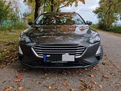 Grau Gebraucht 2019 Ford Focus Cool & Connect Kombi | 11.599 € (Etwas zu teuer)