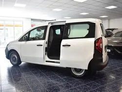 Weiß Gebraucht 2022 Renault Kangoo Rapid Extra Van / Kleinbus | 11.870 € (Guter Preis)
