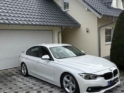 Weiß Gebraucht 2018 BMW 320 Limousine | 22.000 € (Teuer)