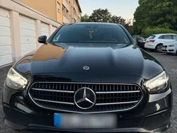 Schwarz Gebraucht 2020 Mercedes E220 Limousine | 33.000 € (Etwas zu teuer)