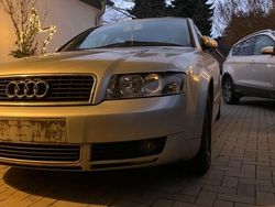 Silber Gebraucht 2004 Audi A4 Limousine | 3.199 € (Fairer Preis)