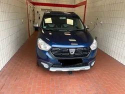 Blau Gebraucht 2019 Dacia Lodgy Stepway Van / Kleinbus | 10.999 € (Fairer Preis)