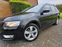 Schwarz Gebraucht 2014 Skoda Octavia Kombi | 7.499 € (Fairer Preis)
