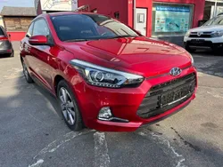 Rot Gebraucht 2016 Hyundai i20 Trend Coupé | 9.390 € (Guter Preis)