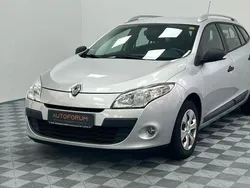 Grau Gebraucht 2012 Renault Mégane III Expression Limousine | 2.777 € (Superpreis)