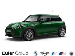 Gruen Gebraucht 2024 Mini Cooper SE Classic Kleinwagen | 43.500 €