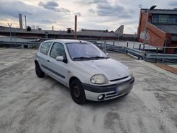Gebraucht 2000 Renault Clio II Kleinwagen | 850 €