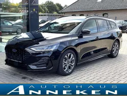 Schwarz Gebraucht 2024 Ford Focus ST-Line Limousine | 21.850 € (Guter Preis)