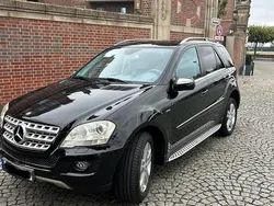 Schwarz Gebraucht 2010 Mercedes ML300 SUV | 12.999 € (Teuer)