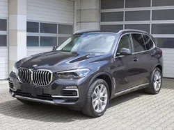 Grau Gebraucht 2021 BMW X5 xLine SUV | 49.790 € (Superpreis)