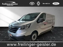 Highland grey Gebraucht 2023 Renault Trafic Komfort Van | 32.990 € (Fairer Preis)