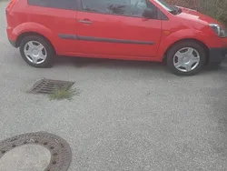 Rot Gebraucht 2006 Ford Fiesta Kleinwagen | 1.700 €