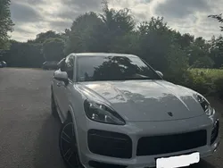 Weiß Gebraucht 2020 Porsche Cayenne SUV | 60.000 €